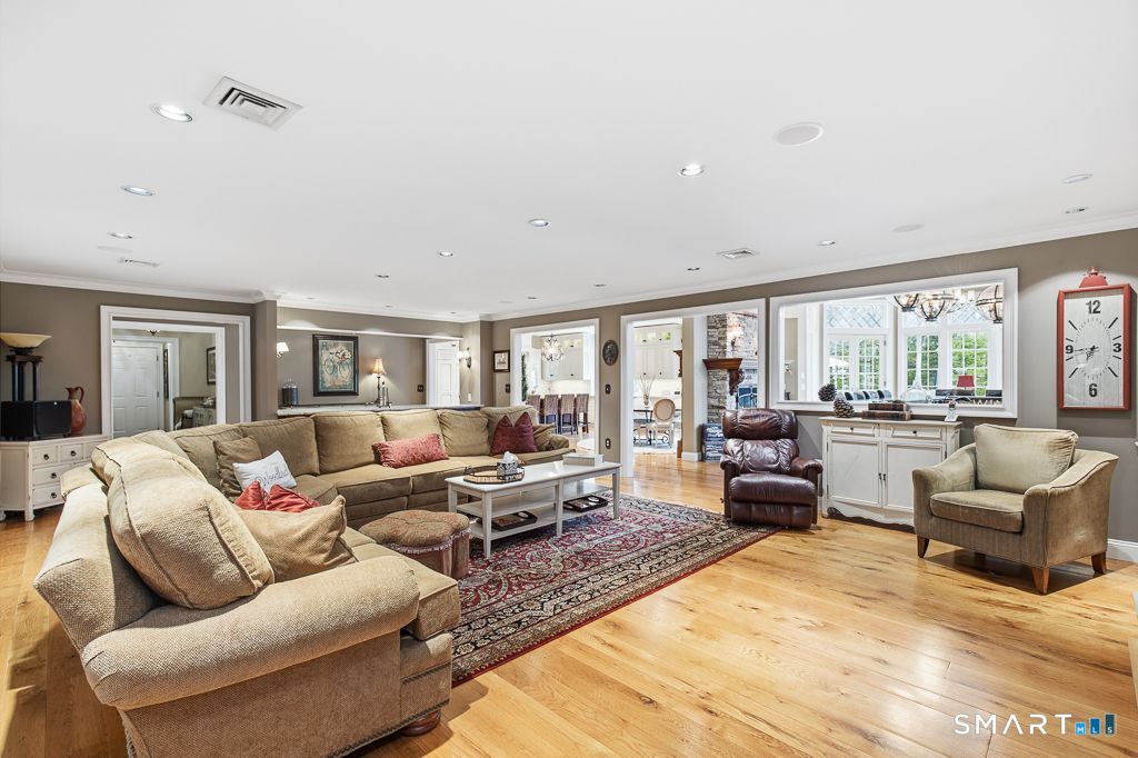 114 North Racebrook Road Woodbridge, CT 06525 - Photo 14 of 29