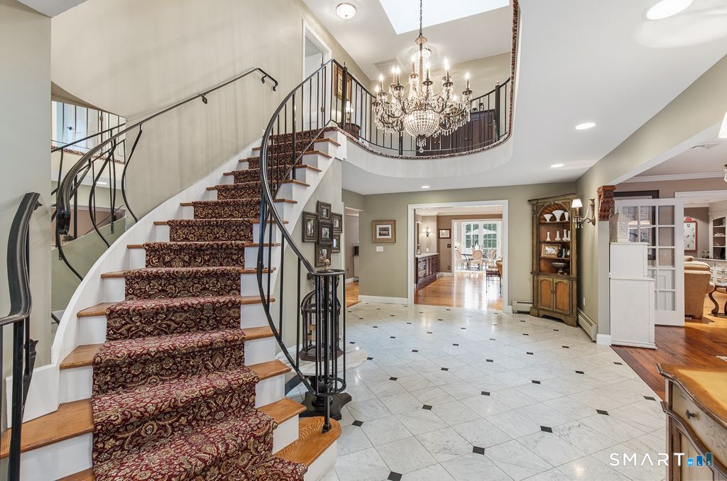 114 North Racebrook Road Woodbridge, CT 06525 - Photo 4 of 29