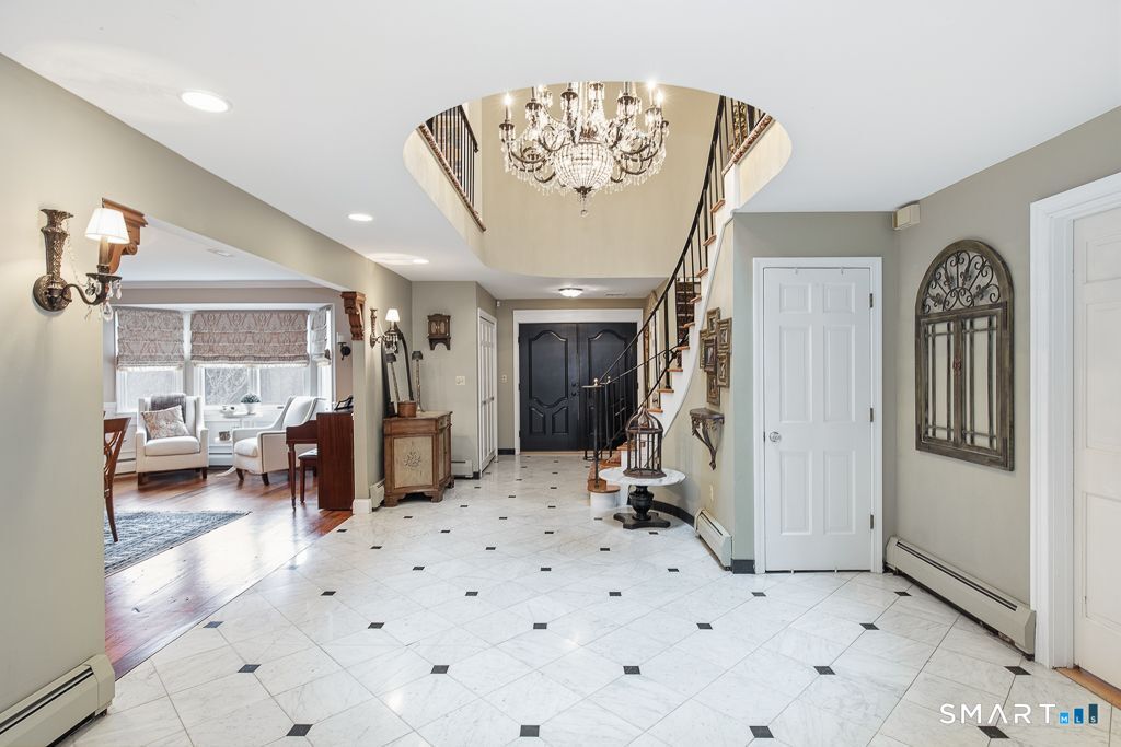 114 North Racebrook Road Woodbridge, CT 06525 - Photo 5 of 29