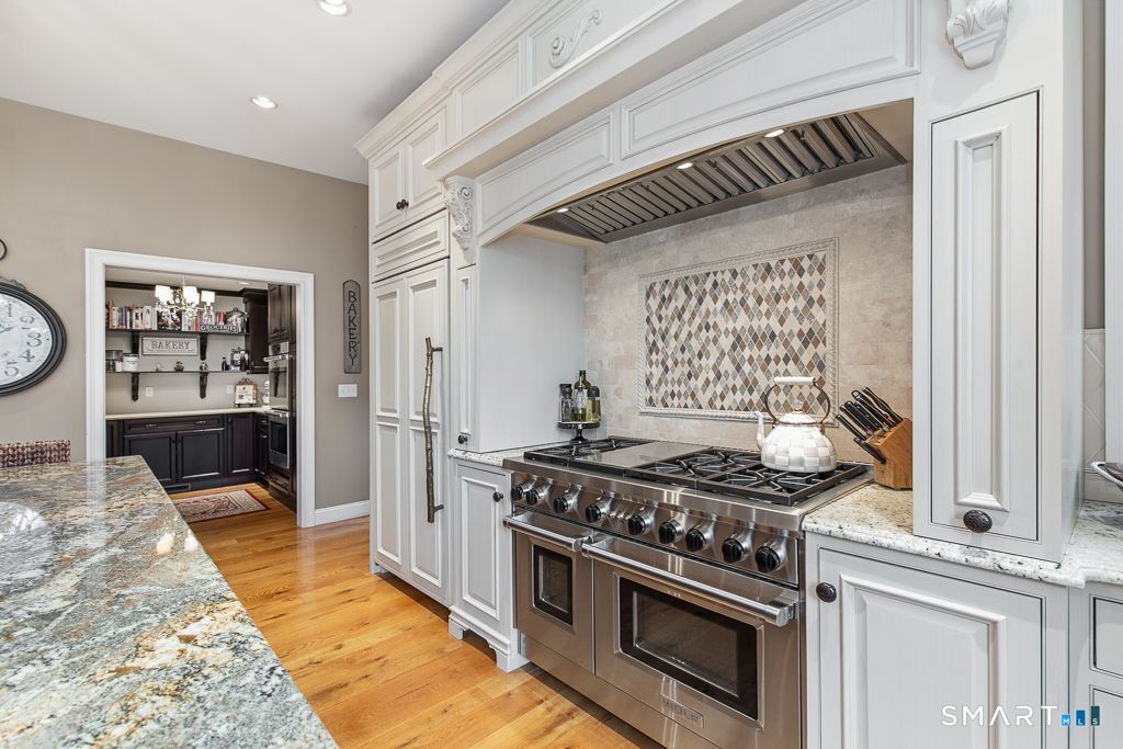 114 North Racebrook Road Woodbridge, CT 06525 - Photo 9 of 29