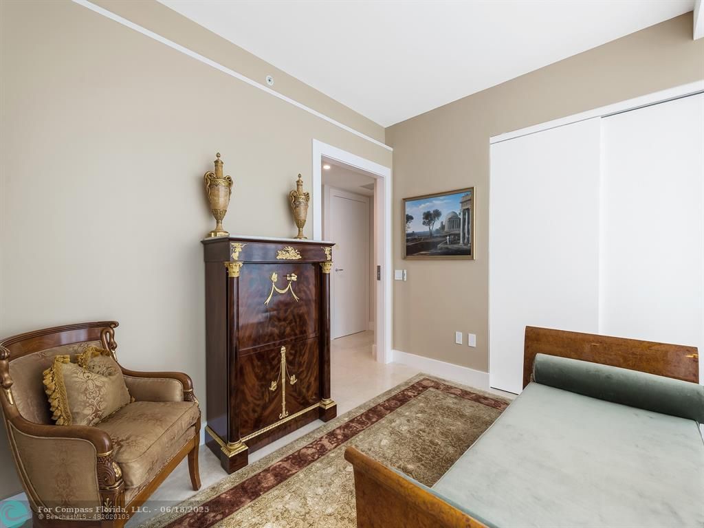 353 Sunset Drive, Unit 401 Fort Lauderdale, FL 33301 - Photo 31 of 43 a living room with furniture