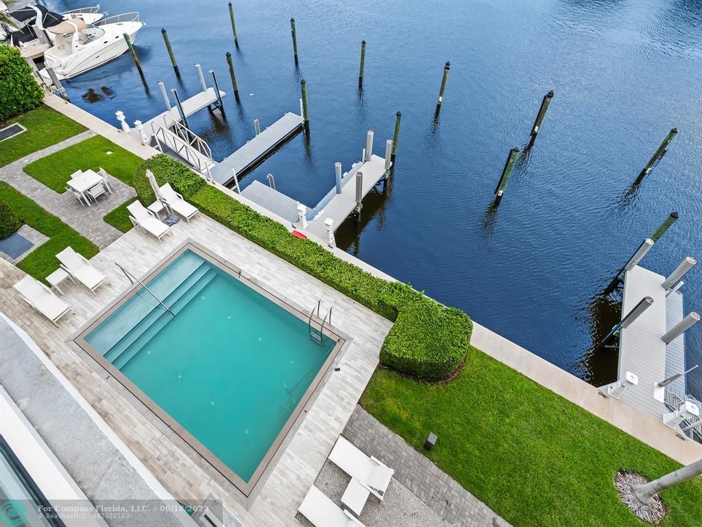 353 Sunset Drive, Unit 401 Fort Lauderdale, FL 33301 - Photo 40 of 43 a view of a house with a yard