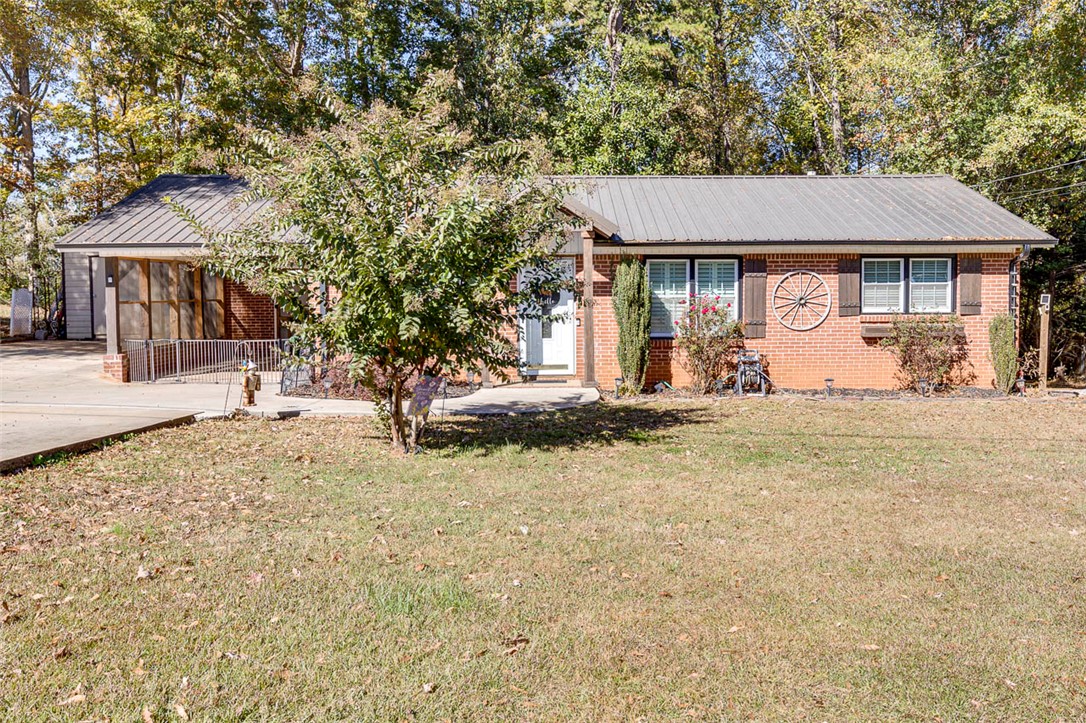 118 Iris Drive Easley, SC 29642 - Photo 2 of 34