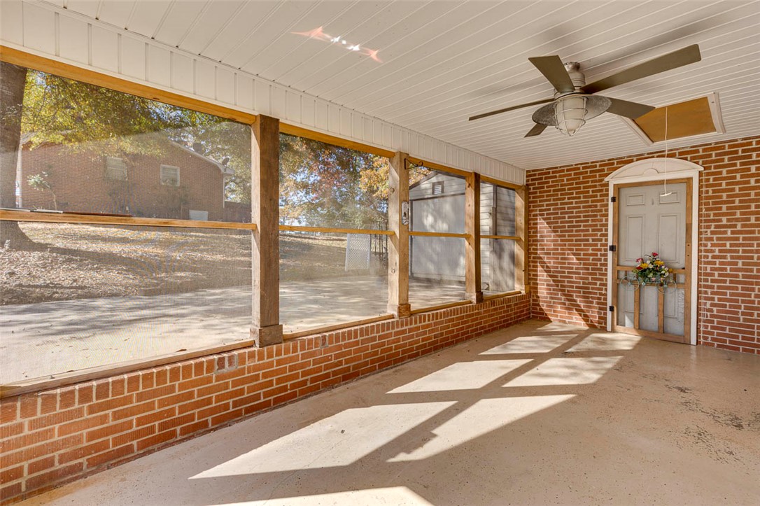 118 Iris Drive Easley, SC 29642 - Photo 25 of 34