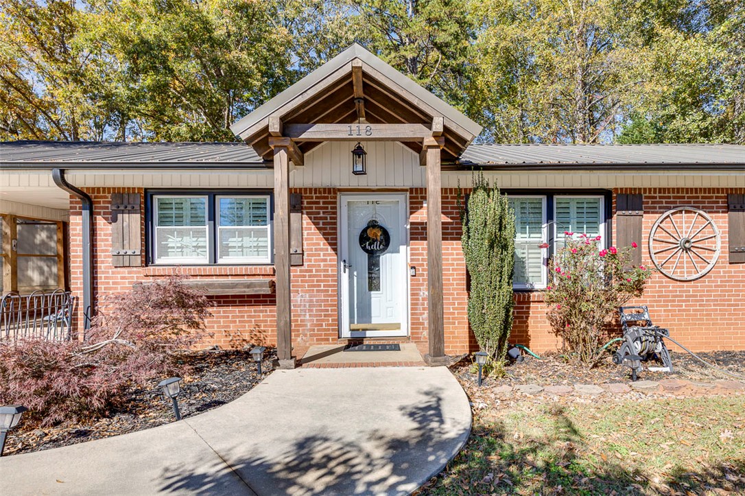 118 Iris Drive Easley, SC 29642 - Photo 5 of 34