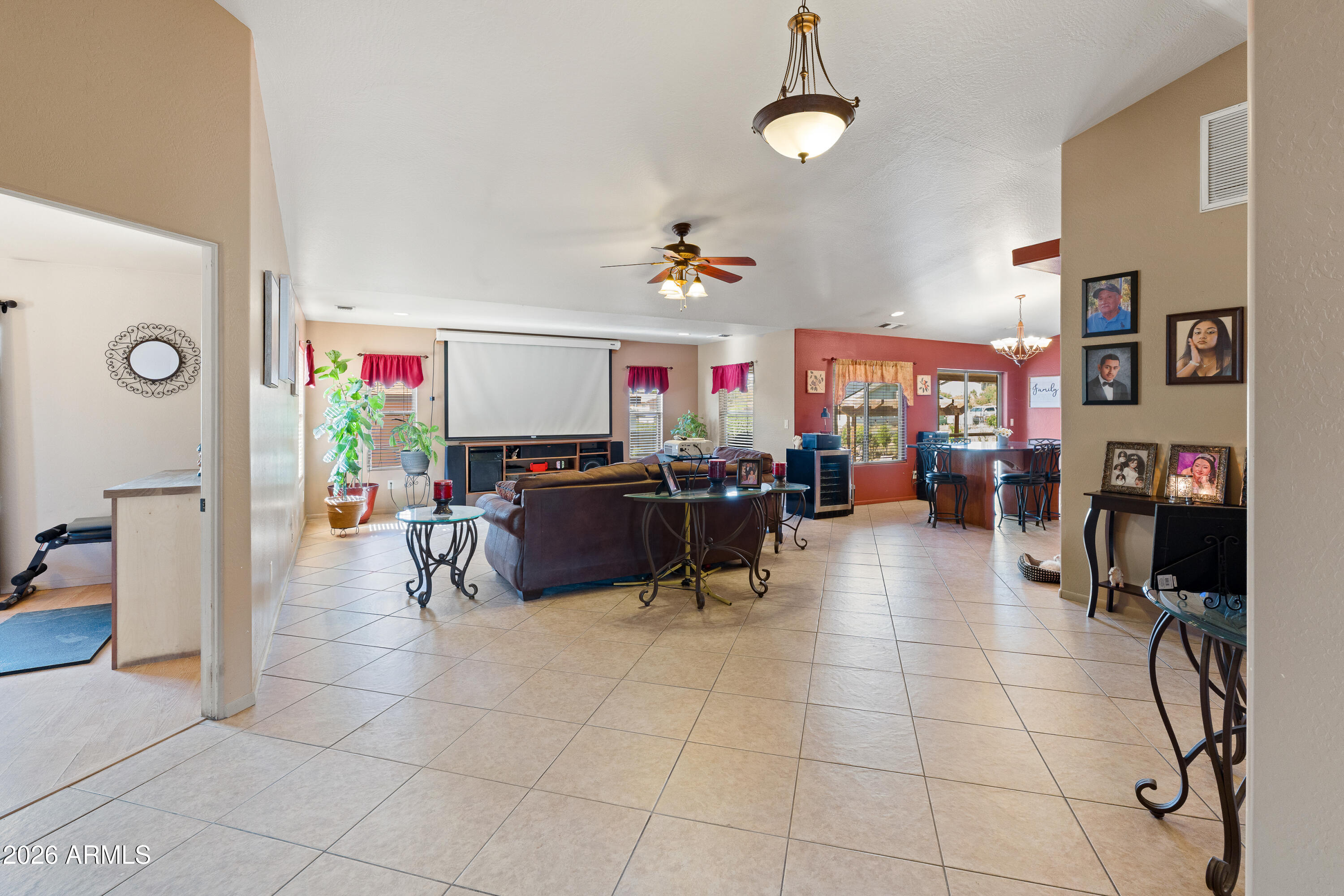 4540 East Goldmine Road Rimrock, AZ 86335 - Photo 6 of 37 04-Entry to Living Room