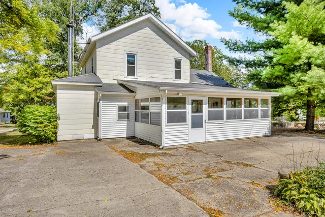 $199,900 | 217 Marshall Street, Brooklyn, MI 49230