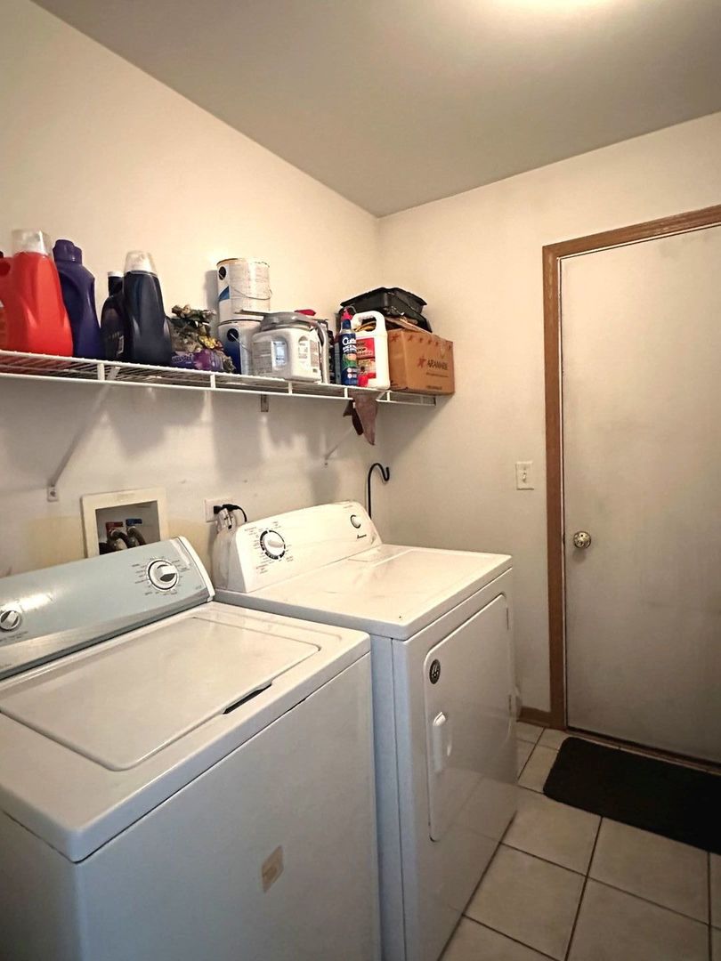 244 West Daisy Circle Romeoville, IL 60446 - Photo 17 of 35 Gallery Image 17