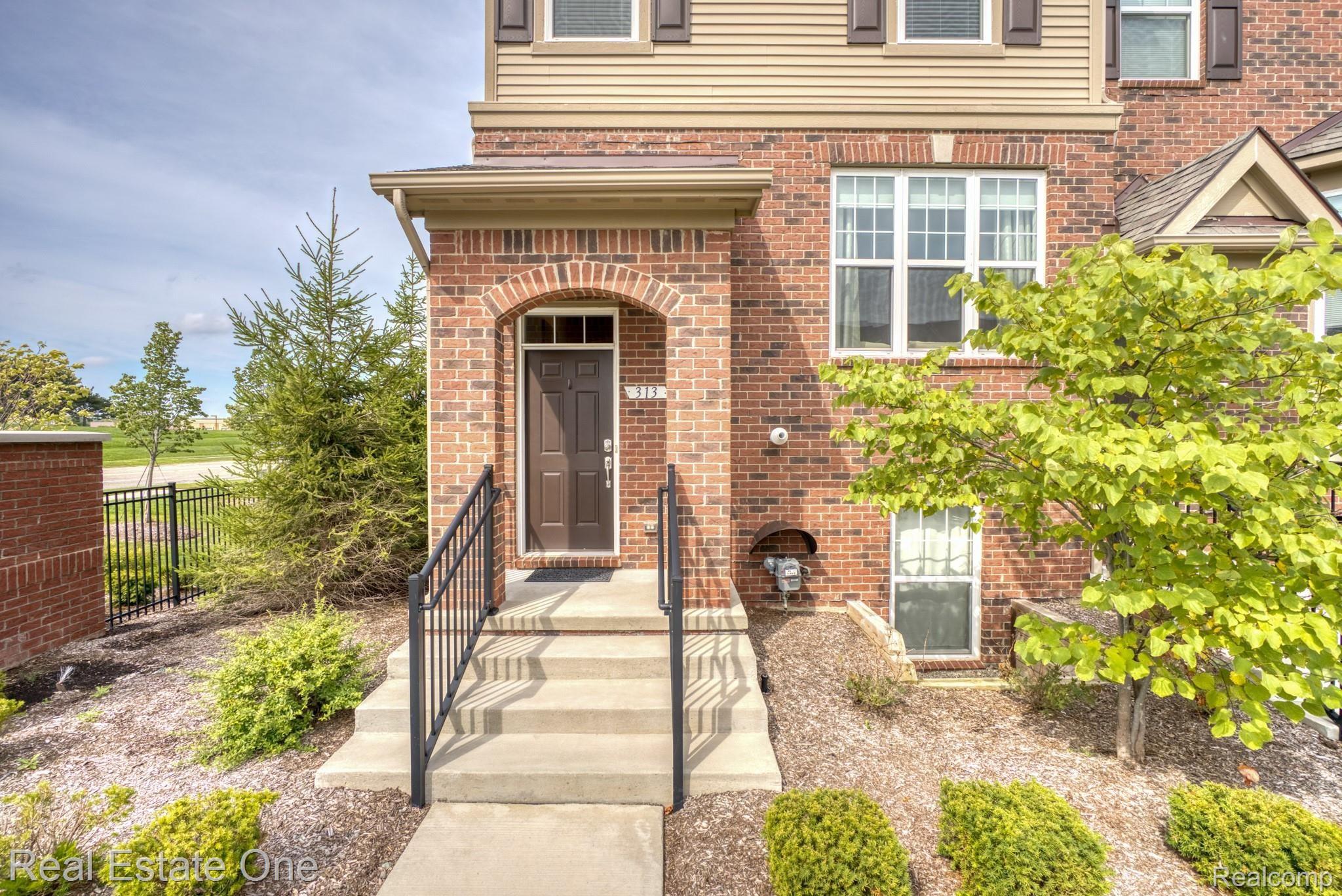 313 Glenhurst Boulevard Rochester, MI 48307 - Photo 26 of 31 DSC08198.jpg