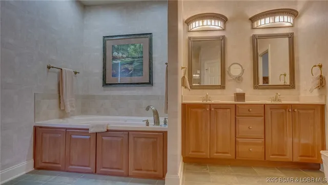 $5,000 | Bldg C-9 Bldg C-9 Via, Unit C9, Sunrise Beach, MO 65079