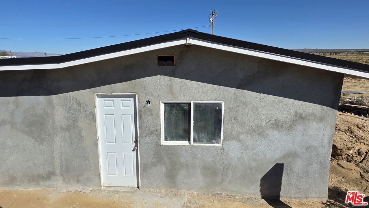 7797 Quartz Road Mojave, CA 93501 - Photo 3 of 15 Gallery Image 3