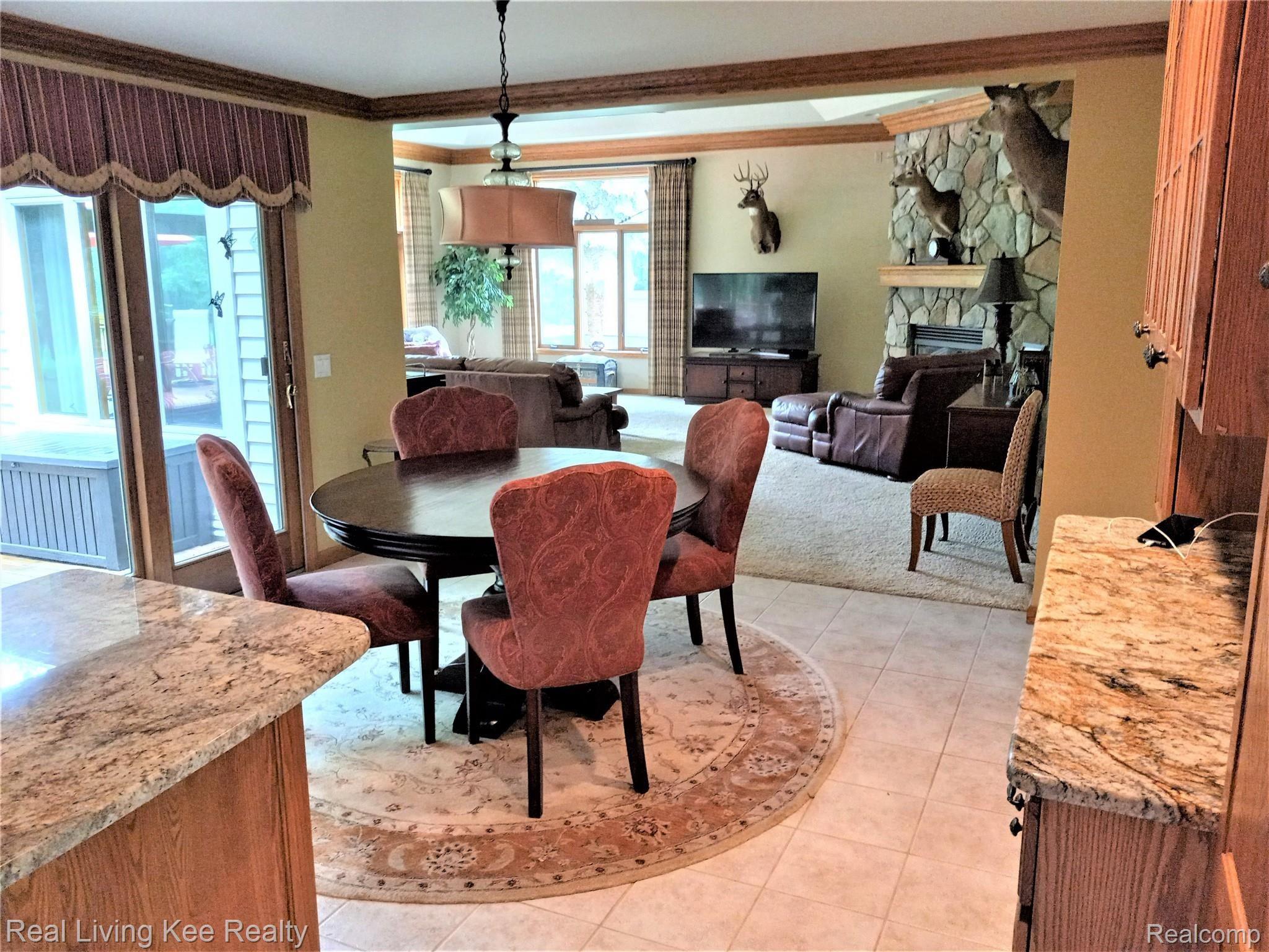 4125 Curtis Road Leonard, MI 48367 - Photo 11 of 35 Breakfast Nook.jpg