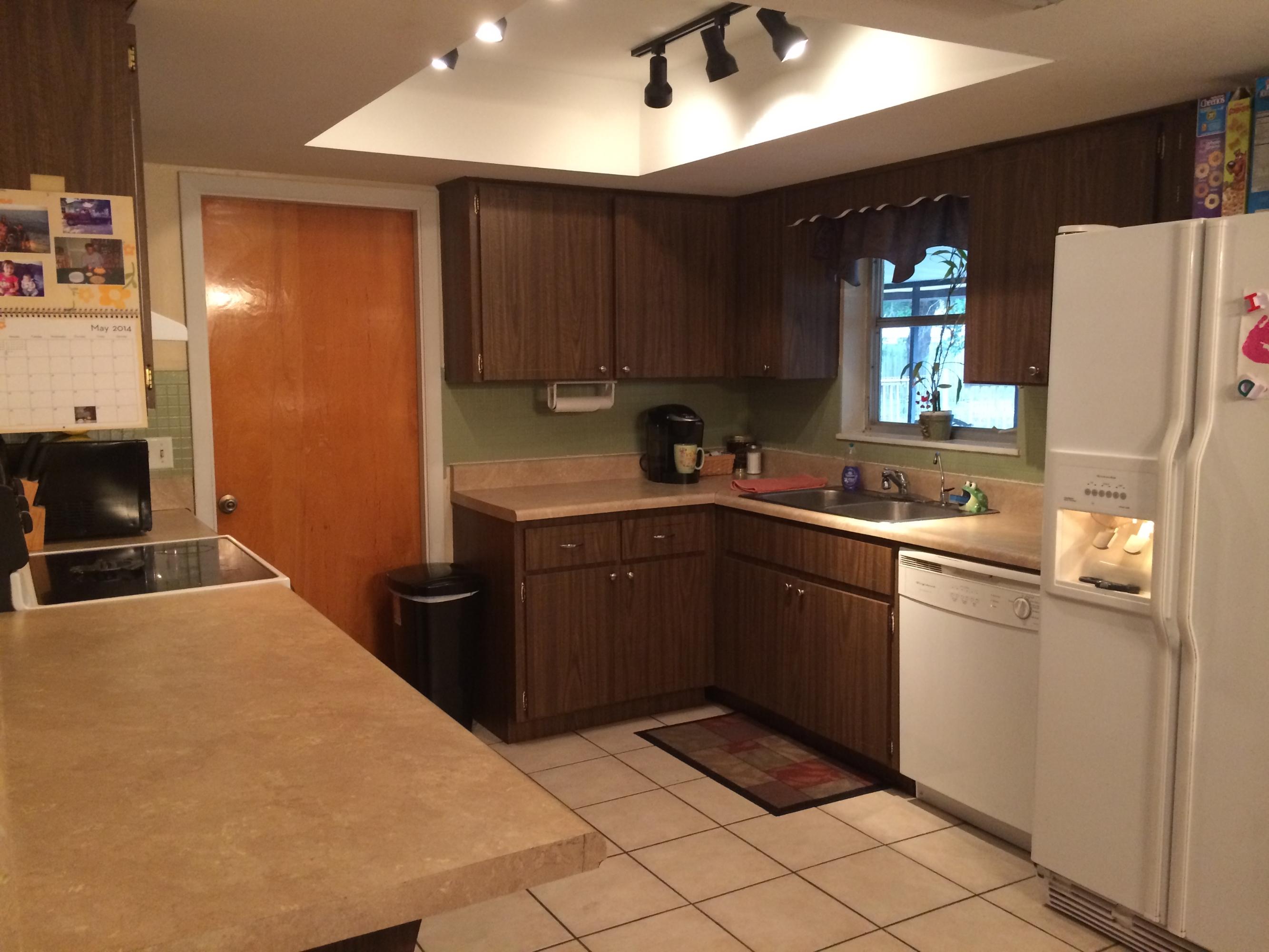 7806 Hibiscus Road Fort Pierce, FL 34951 - Photo 10 of 14 Kitchen