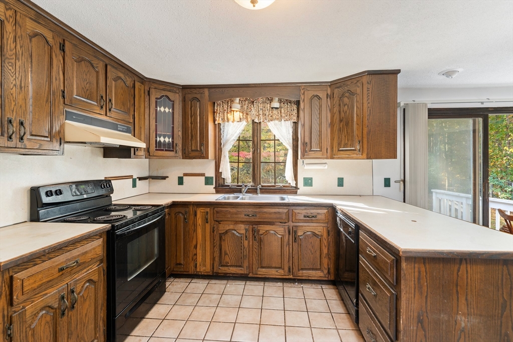 23 Juniper Road Franklin, MA 02038 - Photo 11 of 42