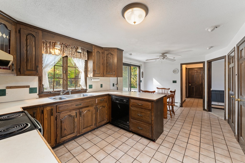 23 Juniper Road Franklin, MA 02038 - Photo 10 of 42