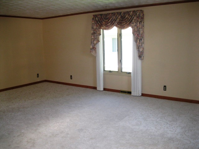 215 Linder Lane Rochelle, IL 61068 - Photo 8 of 19