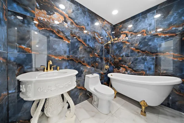 $5,900 | 1068 Chimney Rock Road, Houston, TX 77056