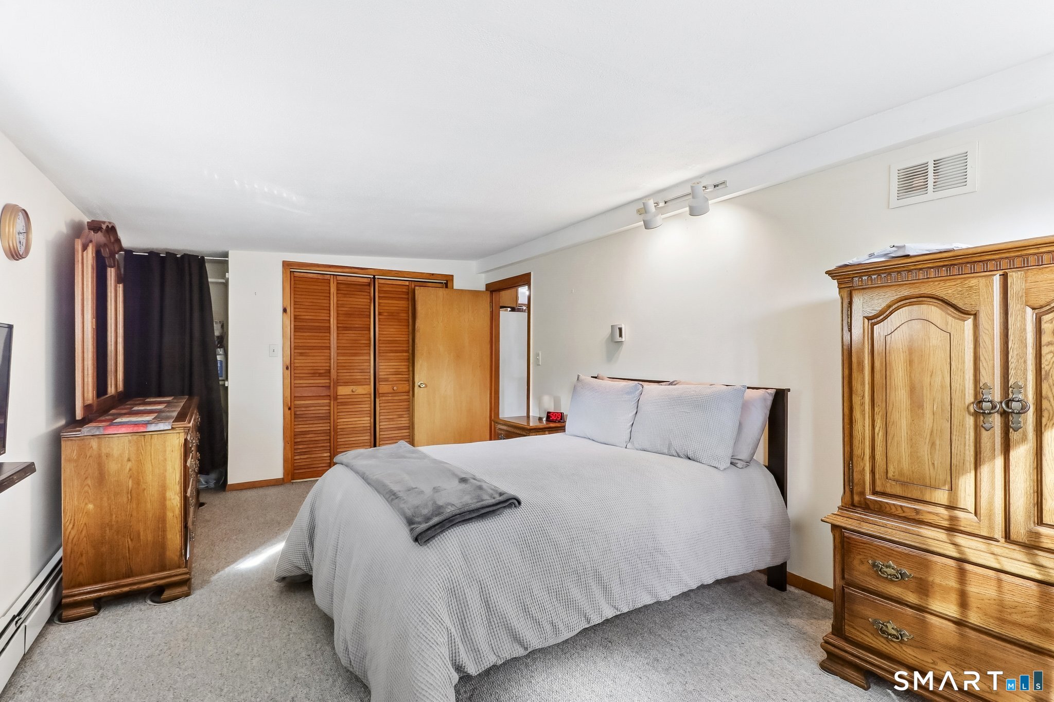 1044 Durham Road Wallingford, CT 06492 - Photo 17 of 27