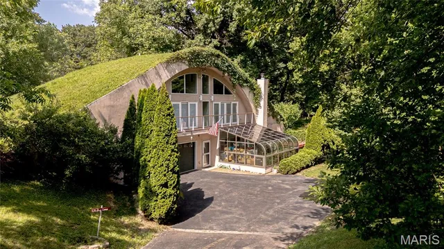 $620,000 | 21 Charles Drive, Caseyville, IL 62232