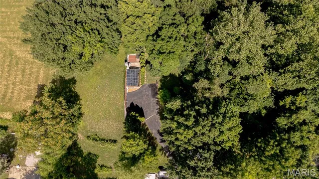 $620,000 | 21 Charles Drive, Caseyville, IL 62232