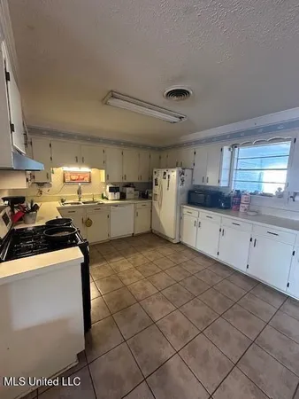 $162,000 | 121 Stuart Drive, Vidalia, LA 71373