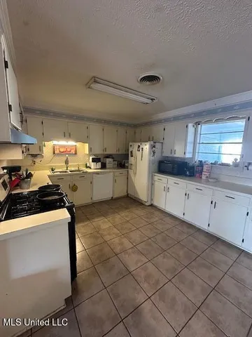 $162,000 | 121 Stuart Drive, Vidalia, LA 71373