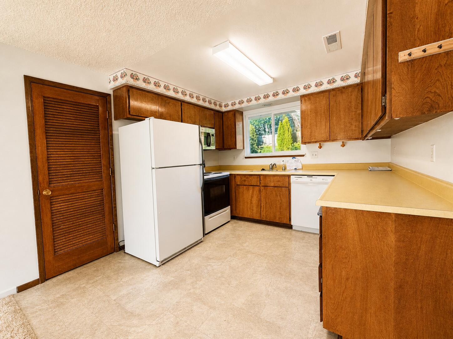 734 Brookside Circle Rogue River, OR 97537 - Photo 5 of 13 IMG