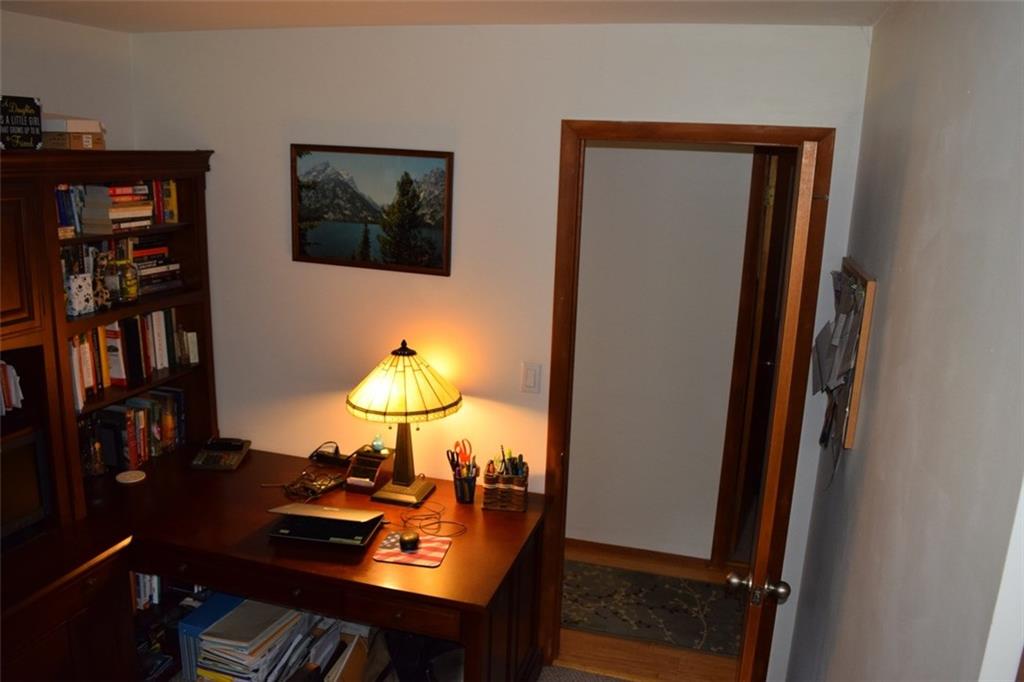 92 Schmidt Road Grove City, PA 16127 - Photo 16 of 25 Gallery Image 16