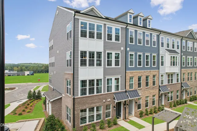 $390,190 | 709 Grove Edge Lane, Unit 200, Wake Forest, NC 27587