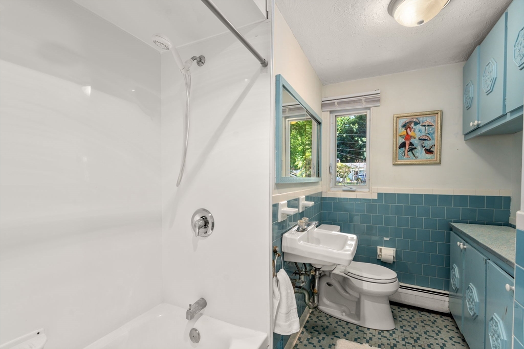 11 Ruth Drive Framingham, MA 01701 - Photo 19 of 37