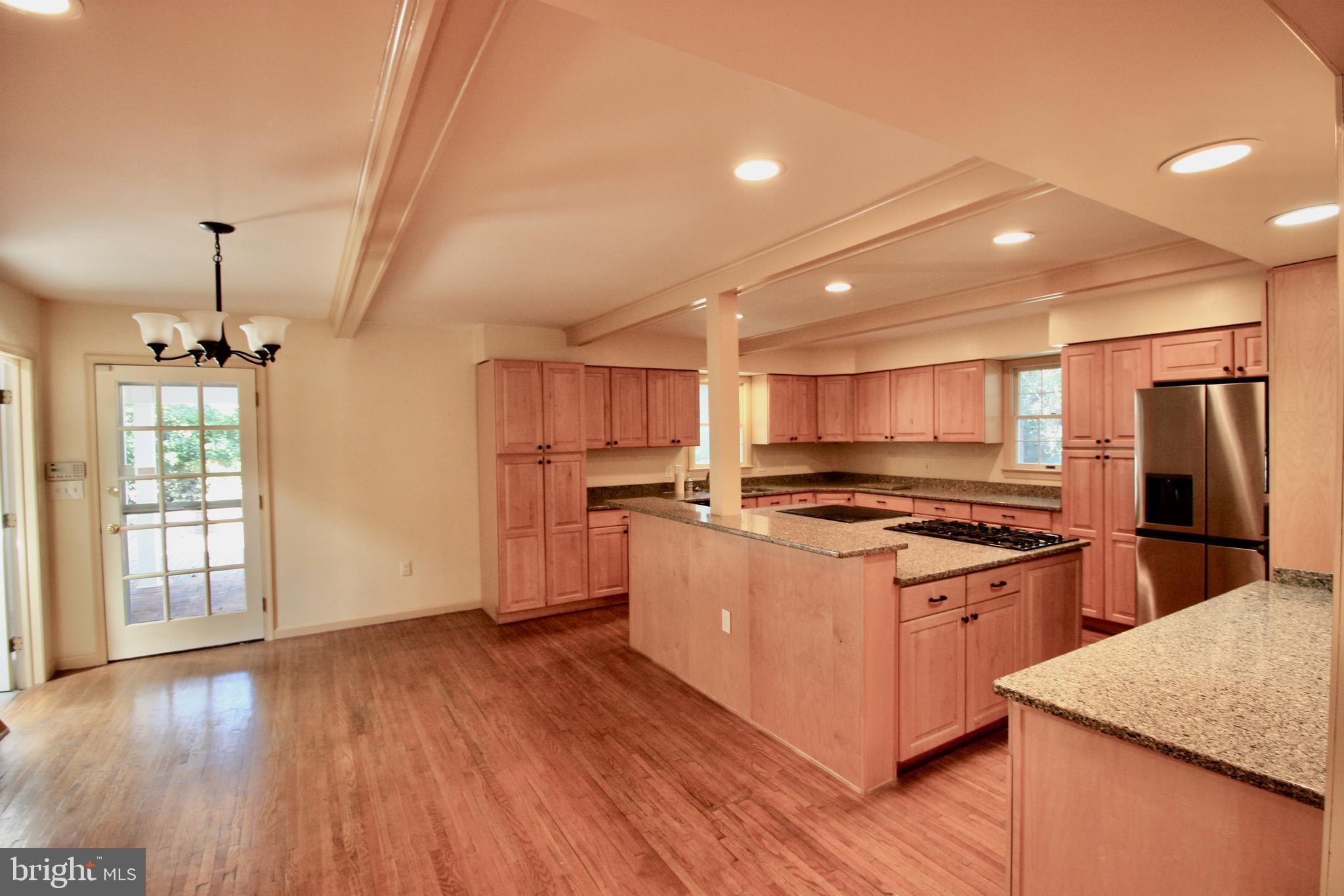 18902 Preston Road Hagerstown, MD 21742 - Photo 20 of 54 Huge kitchen!