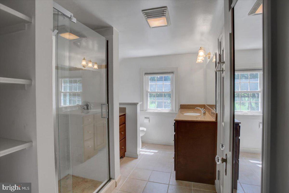 18902 Preston Road Hagerstown, MD 21742 - Photo 41 of 54 Full bathroom