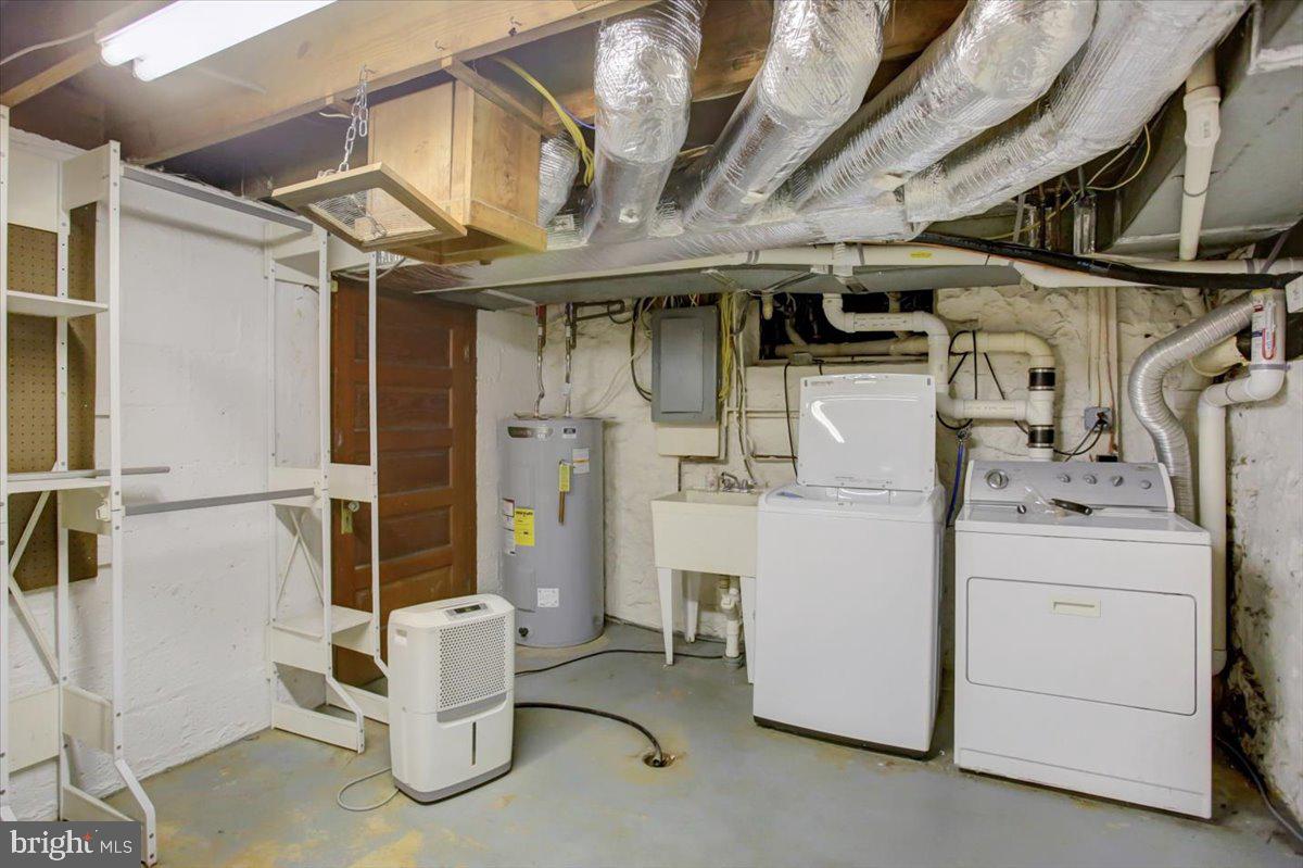 18902 Preston Road Hagerstown, MD 21742 - Photo 44 of 54 Laundry