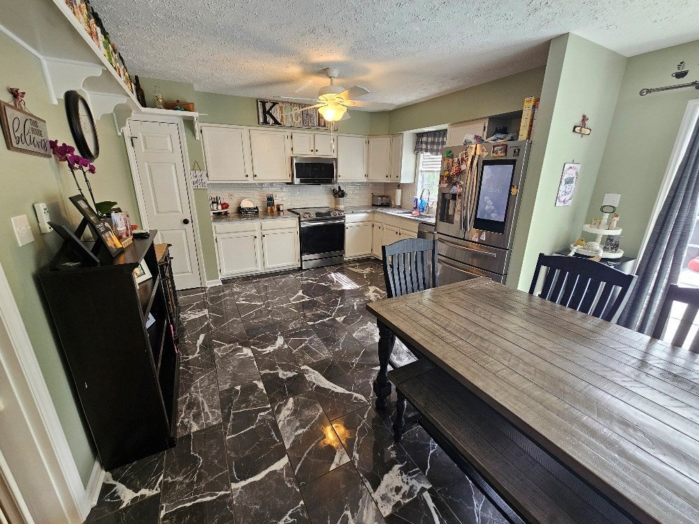 145 Cedar Point Galax, VA 24333 - Photo 9 of 26 Gallery Image 9