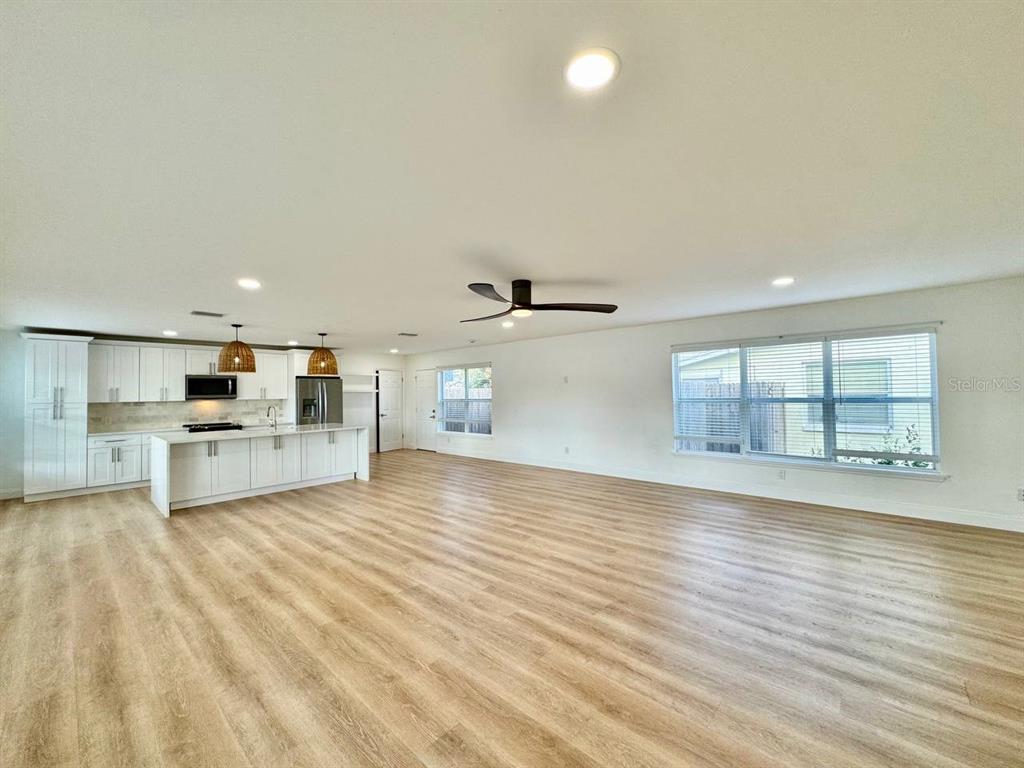 1101 46th Street North St. Petersburg, FL 33713 - Photo 4 of 21