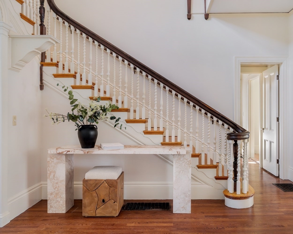 42 Lawrence Road Newton, MA 02467 - Photo 3 of 34