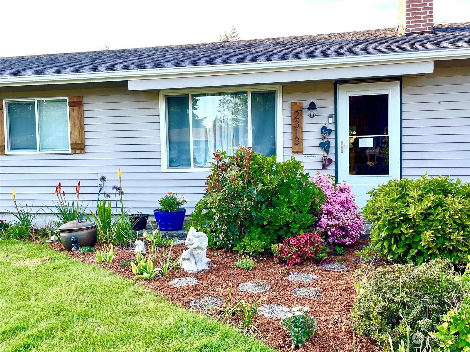 2313 Maple Lane Steilacoom, WA 98388 - Photo 2 of 40 a front view of house with an outdoor seating