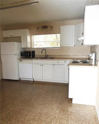 $1,300 | 1729 Pine Avenue, DeLand, FL 32724