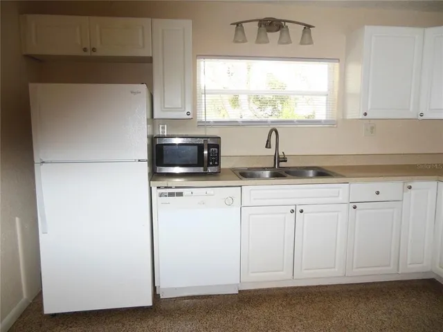 $1,300 | 1729 Pine Avenue, DeLand, FL 32724