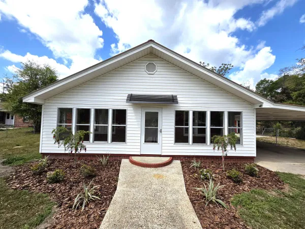 $249,900 | 19285 Highway 12, Bristol, FL 32321