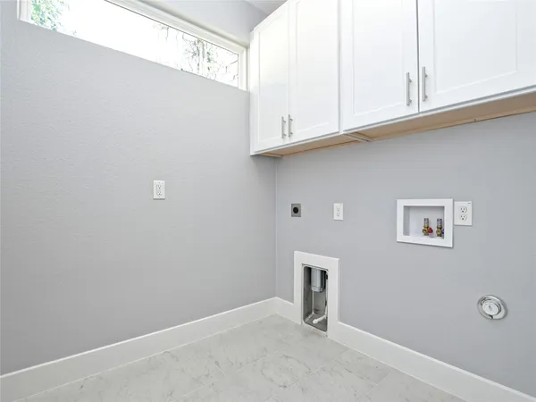 $2,900 | 1130 Lott Avenue, Unit B, Austin, TX 78721