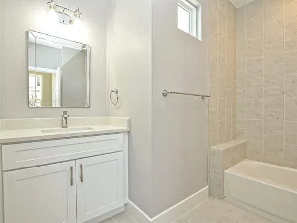 $2,900 | 1130 Lott Avenue, Unit B, Austin, TX 78721
