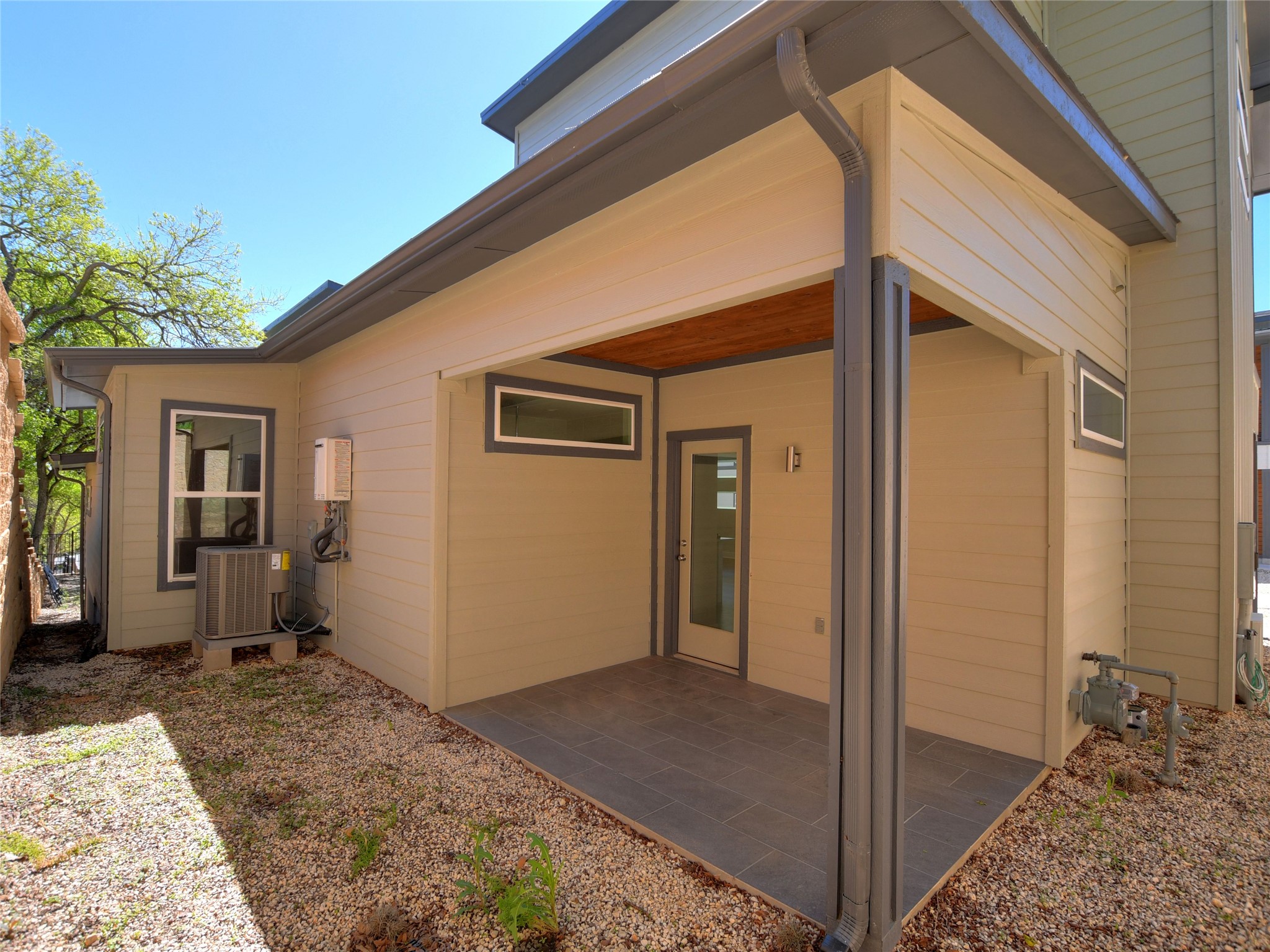 1130 Lott Avenue, Unit B Austin, TX 78721 - Photo 28 of 29 Back of house with a patio