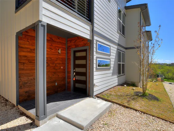 $2,900 | 1130 Lott Avenue, Unit B, Austin, TX 78721