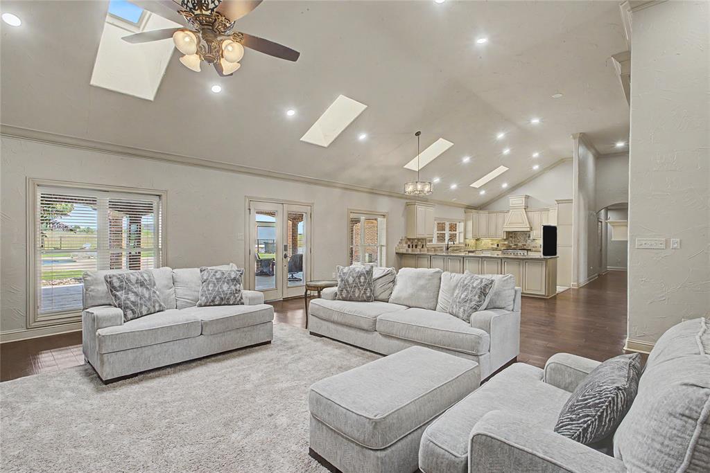 6815 Hardwick Road Abilene, TX 79606 - Photo 5 of 40 Living Room