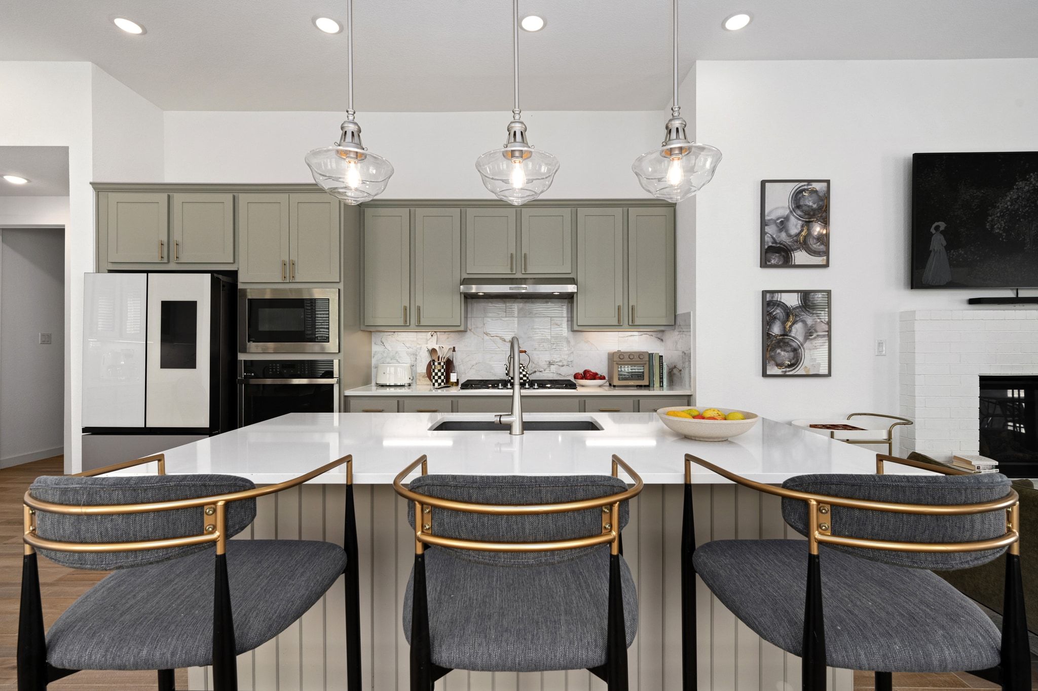 1201 Highcrest Georgetown, TX 78628 - Photo 17 of 40 The kitchen has been meticulously curated for a stylish and efficient culinary experience.