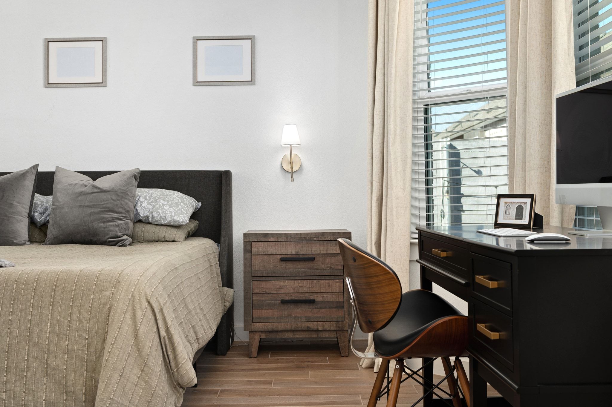 1201 Highcrest Georgetown, TX 78628 - Photo 23 of 40 A beautiful bay window creates the perfect nook for a desk or seating area.