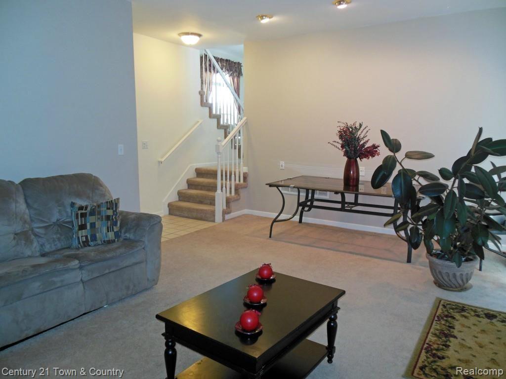 42 Eagle Ridge Road Lake Orion, MI 48360 - Photo 17 of 30