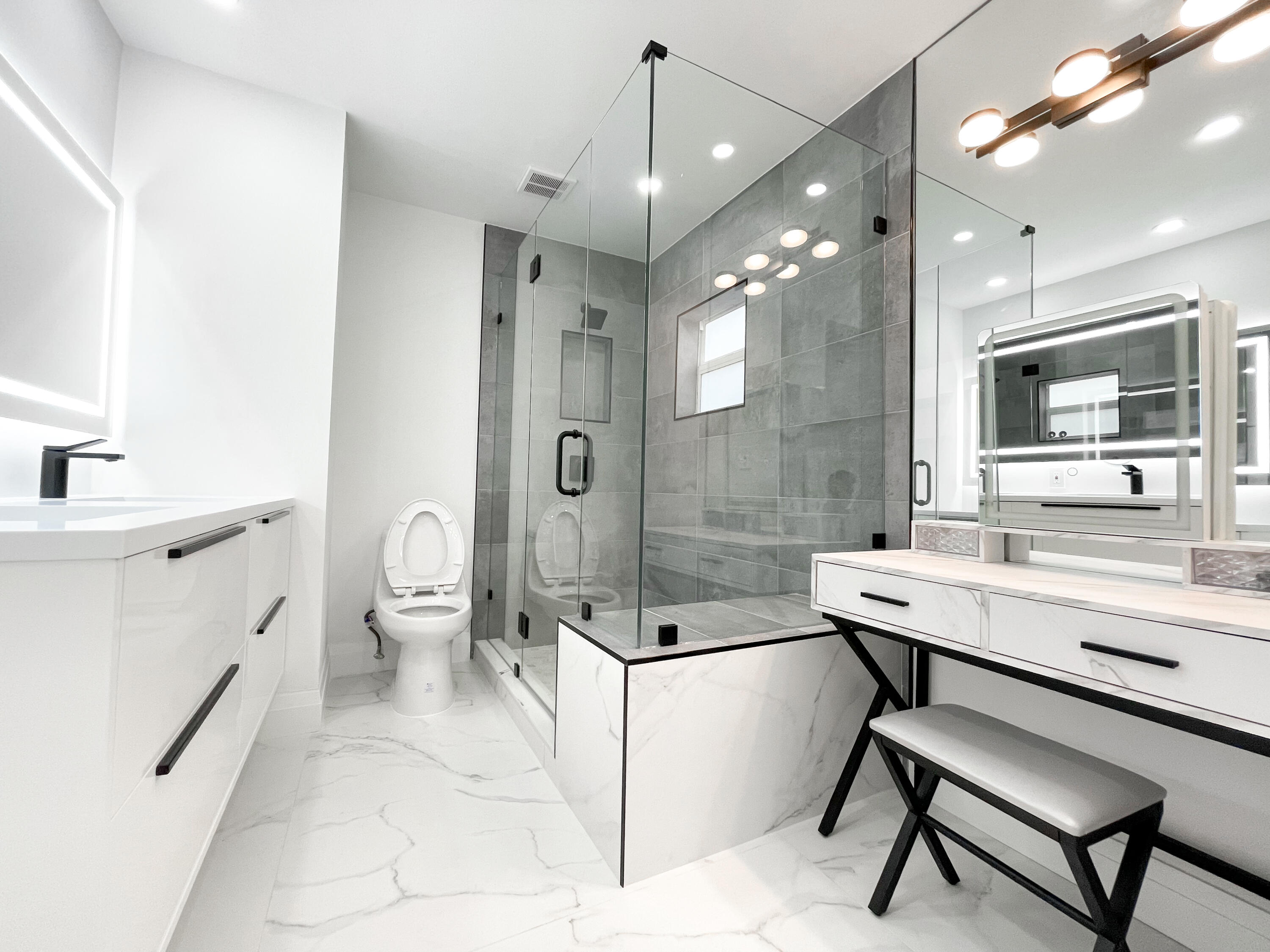 19446 Colorado Circle Boca Raton, FL 33434 - Photo 37 of 45 Master Bathroom