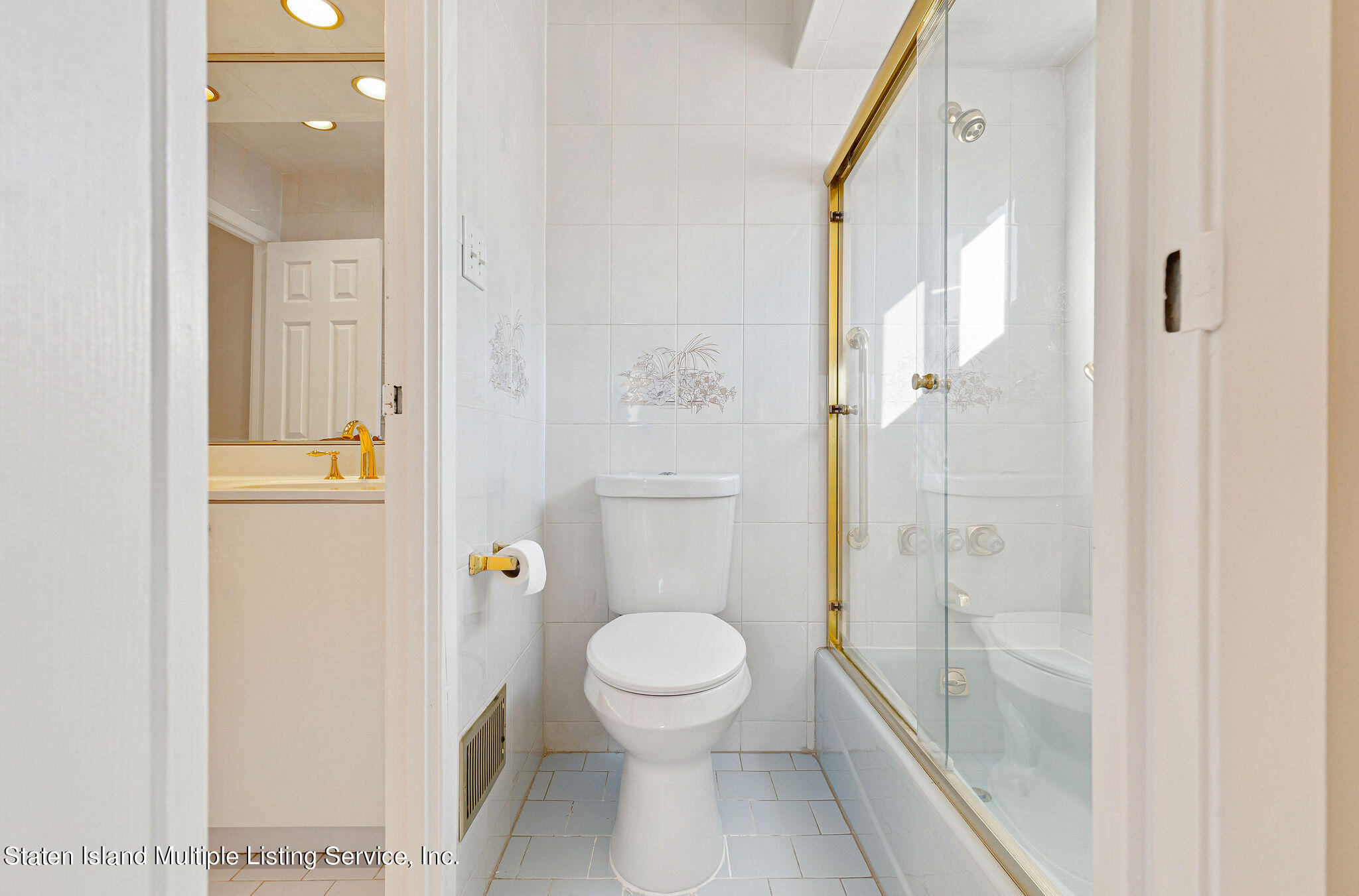 123 Commerce Street Staten Island, NY 10314 - Photo 26 of 60 123CommerceSt-26